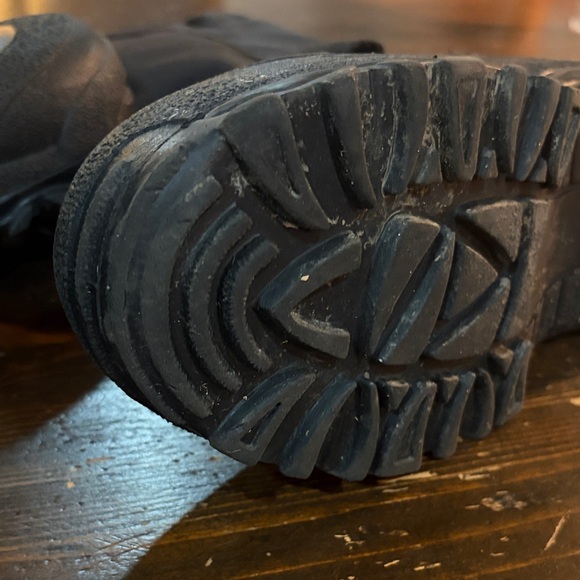 Kodiak Kids Women’s Black Snow Boots - Picture 8 of 9